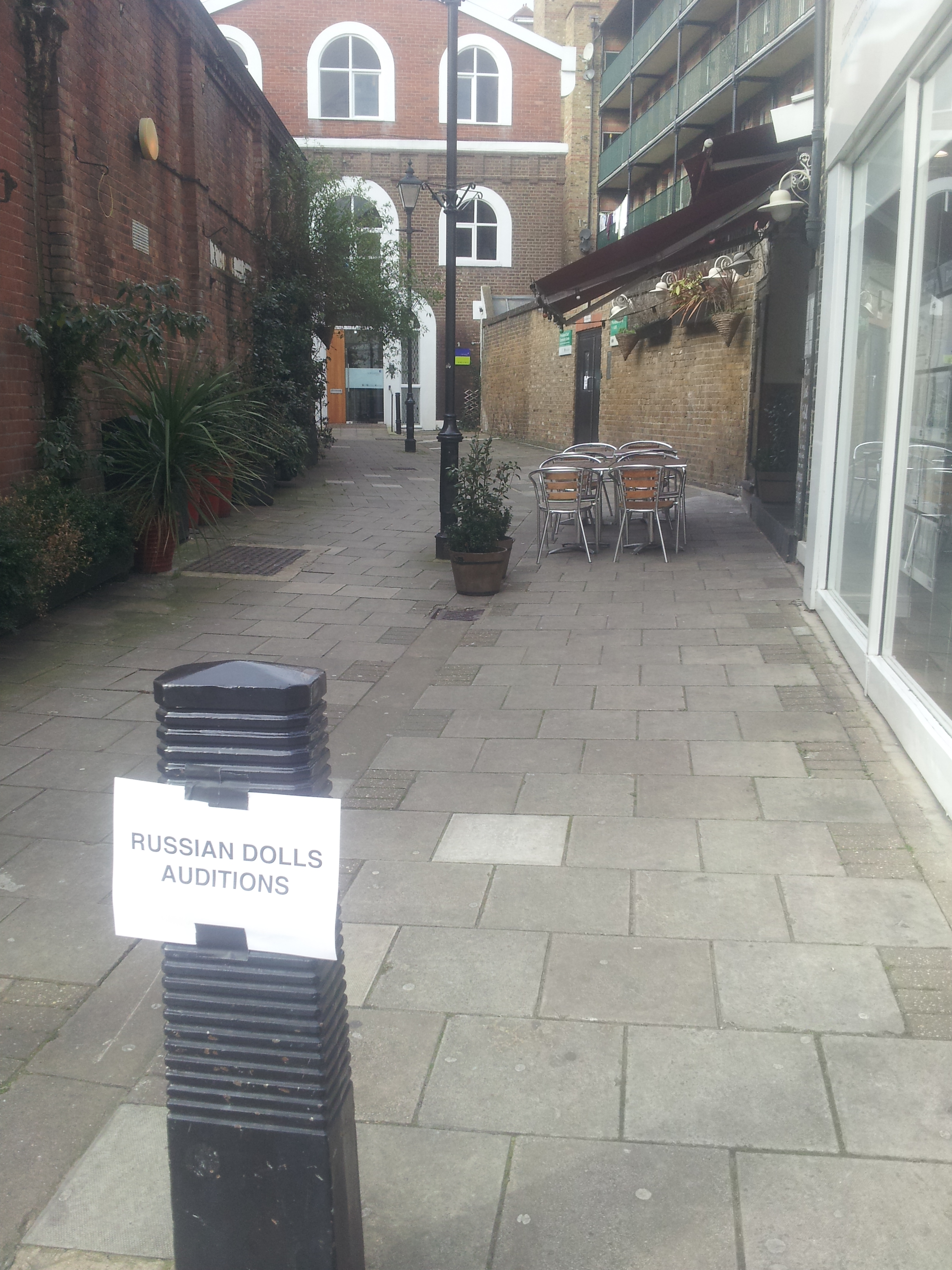 On the day Islington Faces interviewed Honor & Perdita Cargill about their new novel "Waiting for Callback," which charts a young actor's audition mishaps, just a street away this auditioning note was stuck to a bollard. Only in Islington!