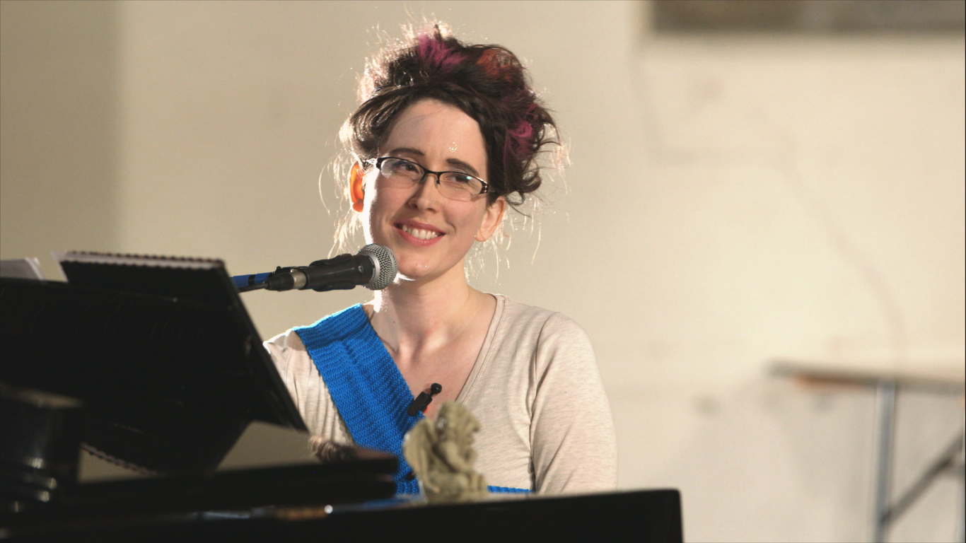 Alicia Montplaisir performing. (c) alicia montplaisir